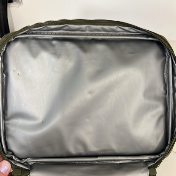 Herschel pop Quiz Insulated Lunchbox - Picture 5 of 6